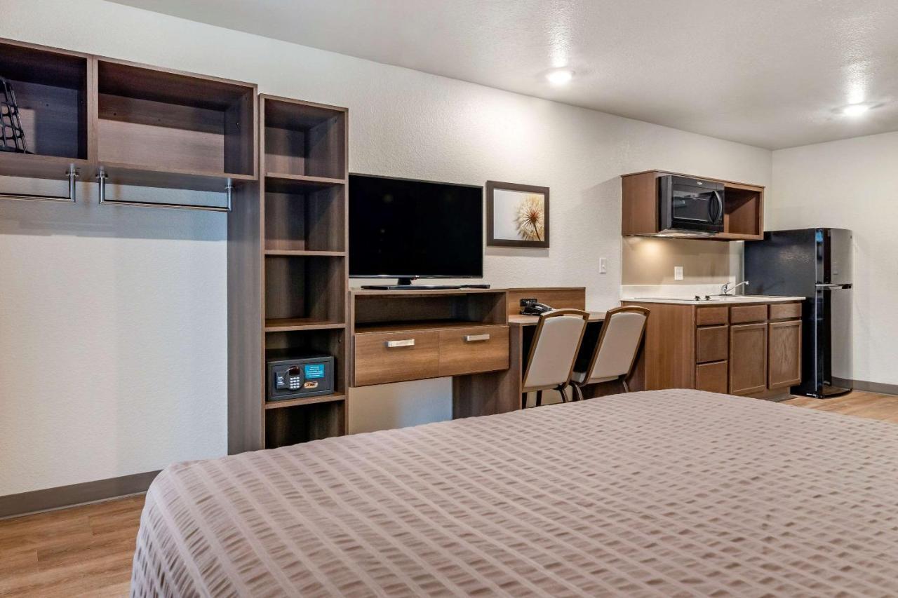 Woodspring Suites Brunswick Exteriör bild