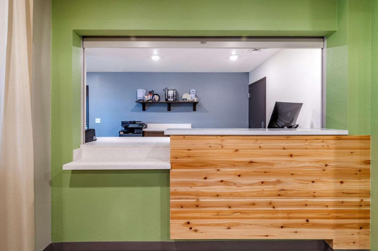Woodspring Suites Brunswick Exteriör bild