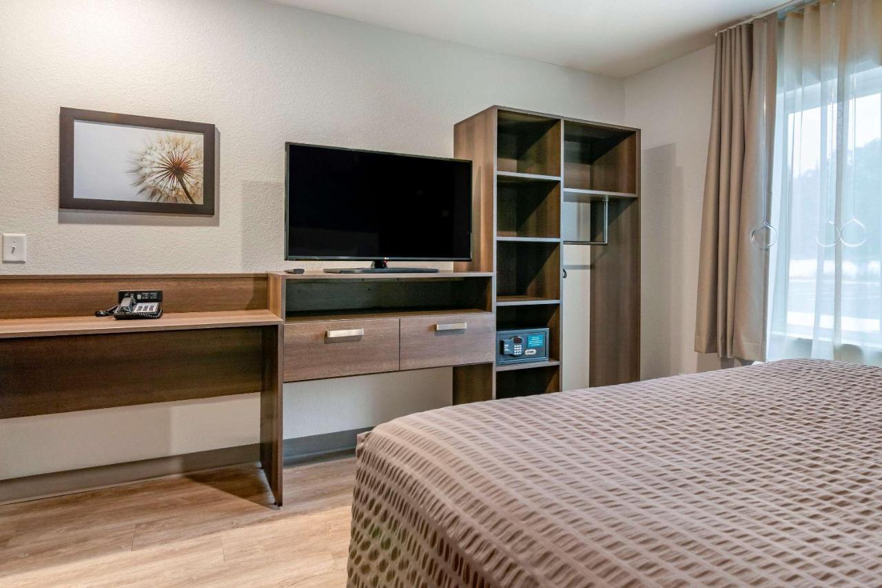 Woodspring Suites Brunswick Exteriör bild