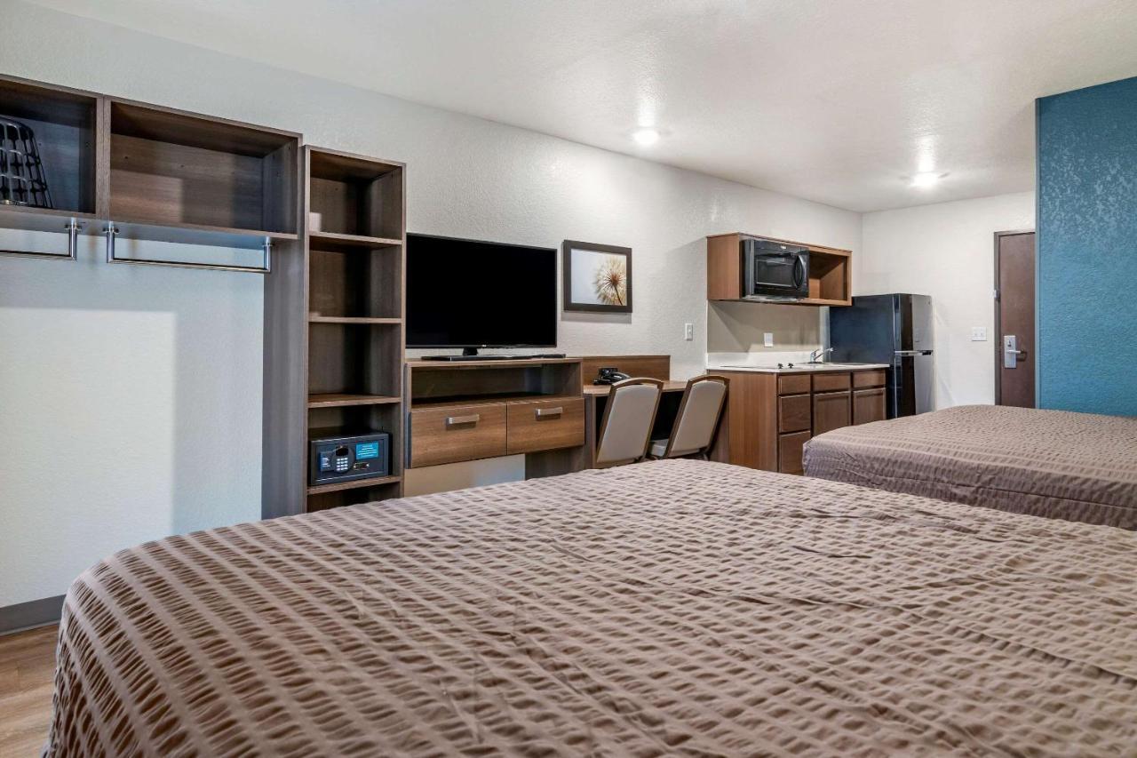 Woodspring Suites Brunswick Exteriör bild