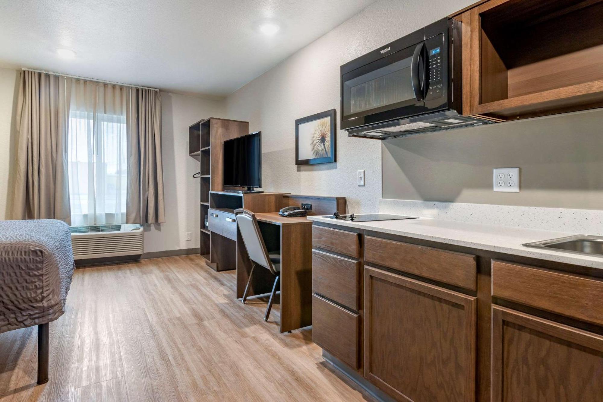 Woodspring Suites Brunswick Exteriör bild