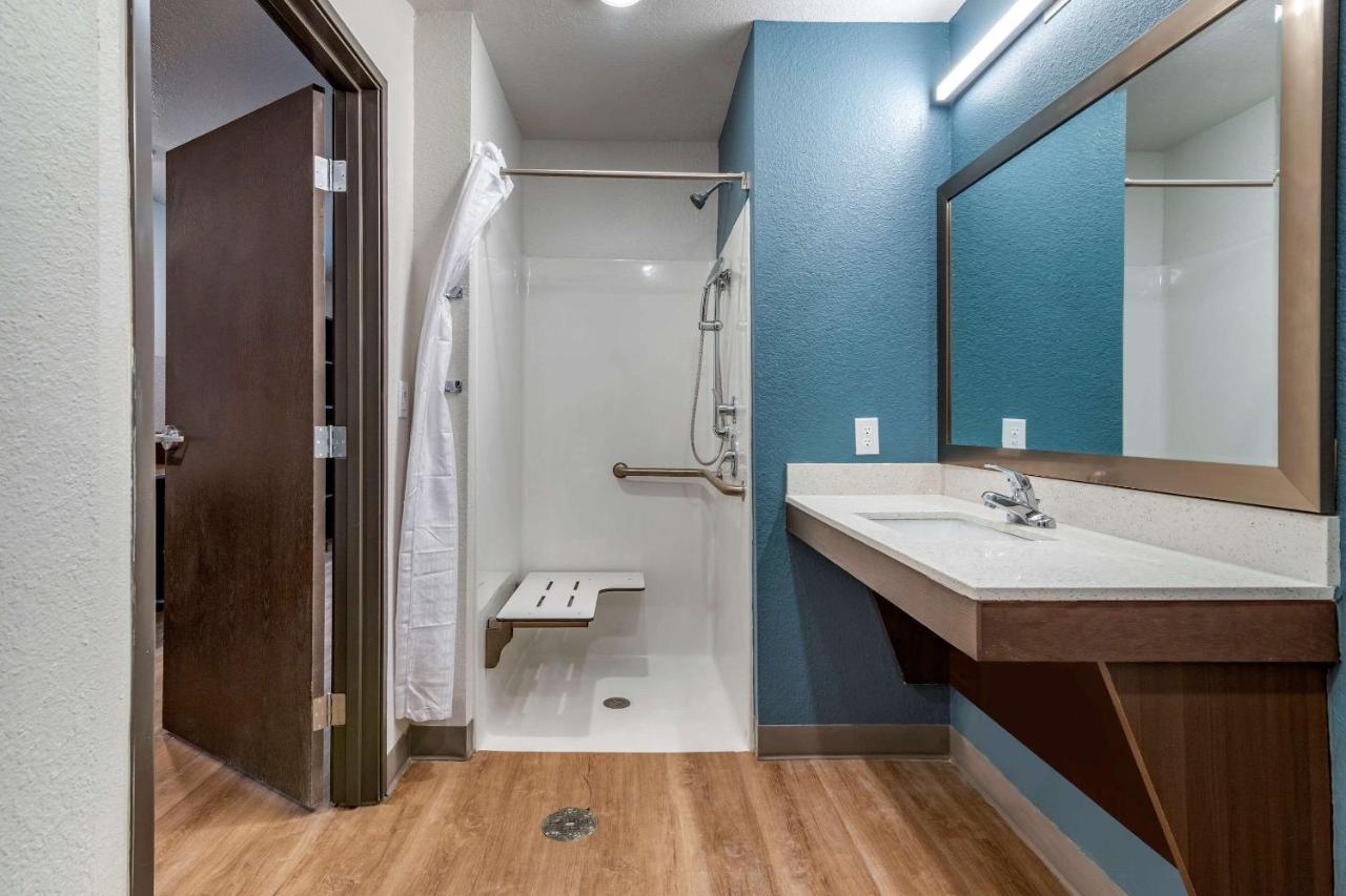 Woodspring Suites Brunswick Exteriör bild